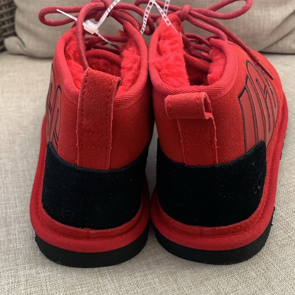 FINAL PRICE NWT UGG Suede Boots w/Fur Inside, Red/Black Leather Logo Laces 9/10 - Picture 3 of 11
